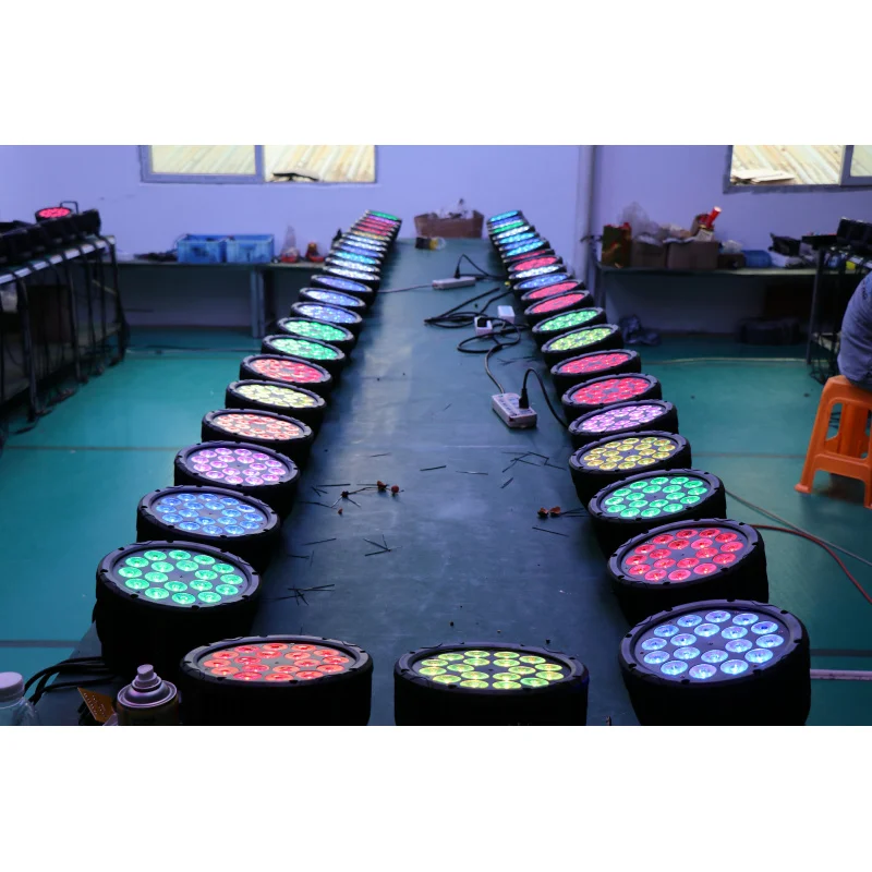 Luce par LED 18x10W IP65 Impermeabile RGBW 4IN1 DMX512 Illuminazione scenica con volo pronto