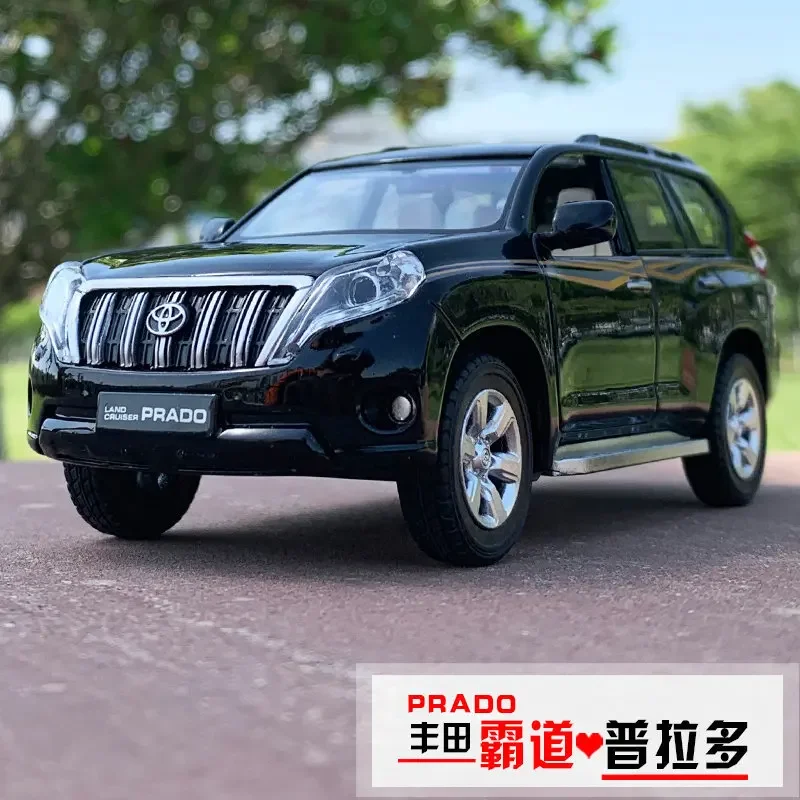 1:32 TOYOTA LAND CRUISER PRADO Lega di metallo Suono e luce Modello di auto Giocattoli con tirare indietro per i regali di compleanno dei bambini A177