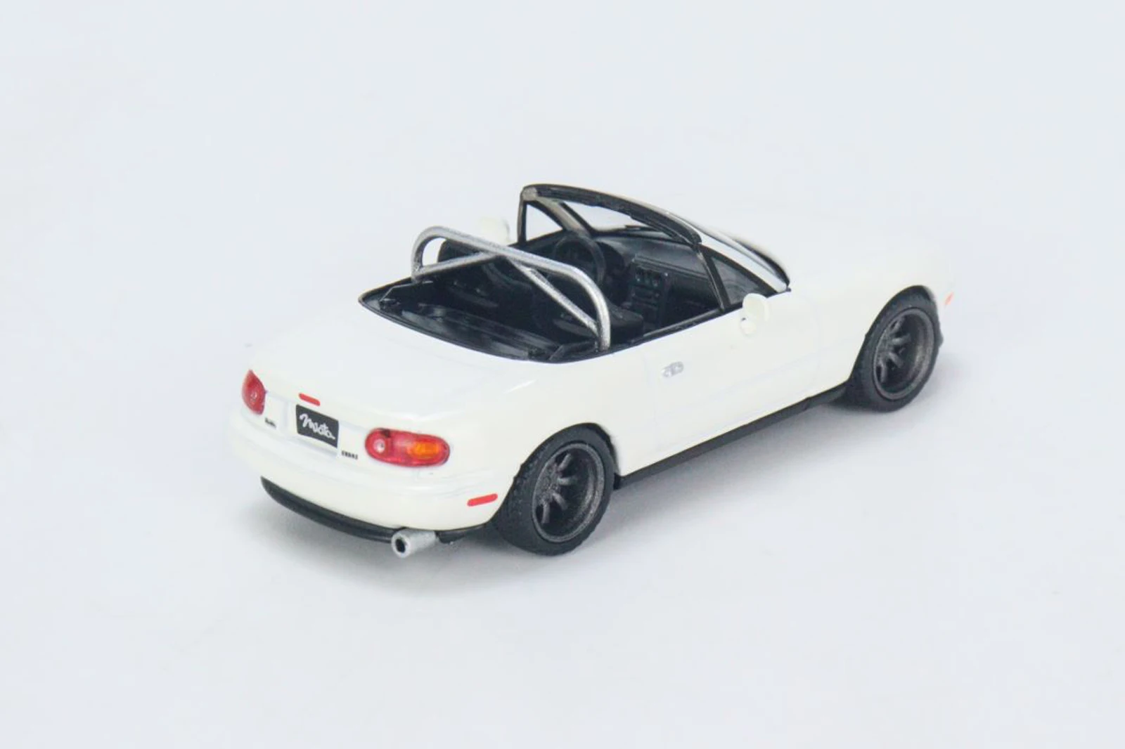 GT 1:64 Scale Diecast Alloy Mazda Miata MX-5 (NA) Convertible Sports Car Model Classic Adult Toy Gift Souvenir Static Display