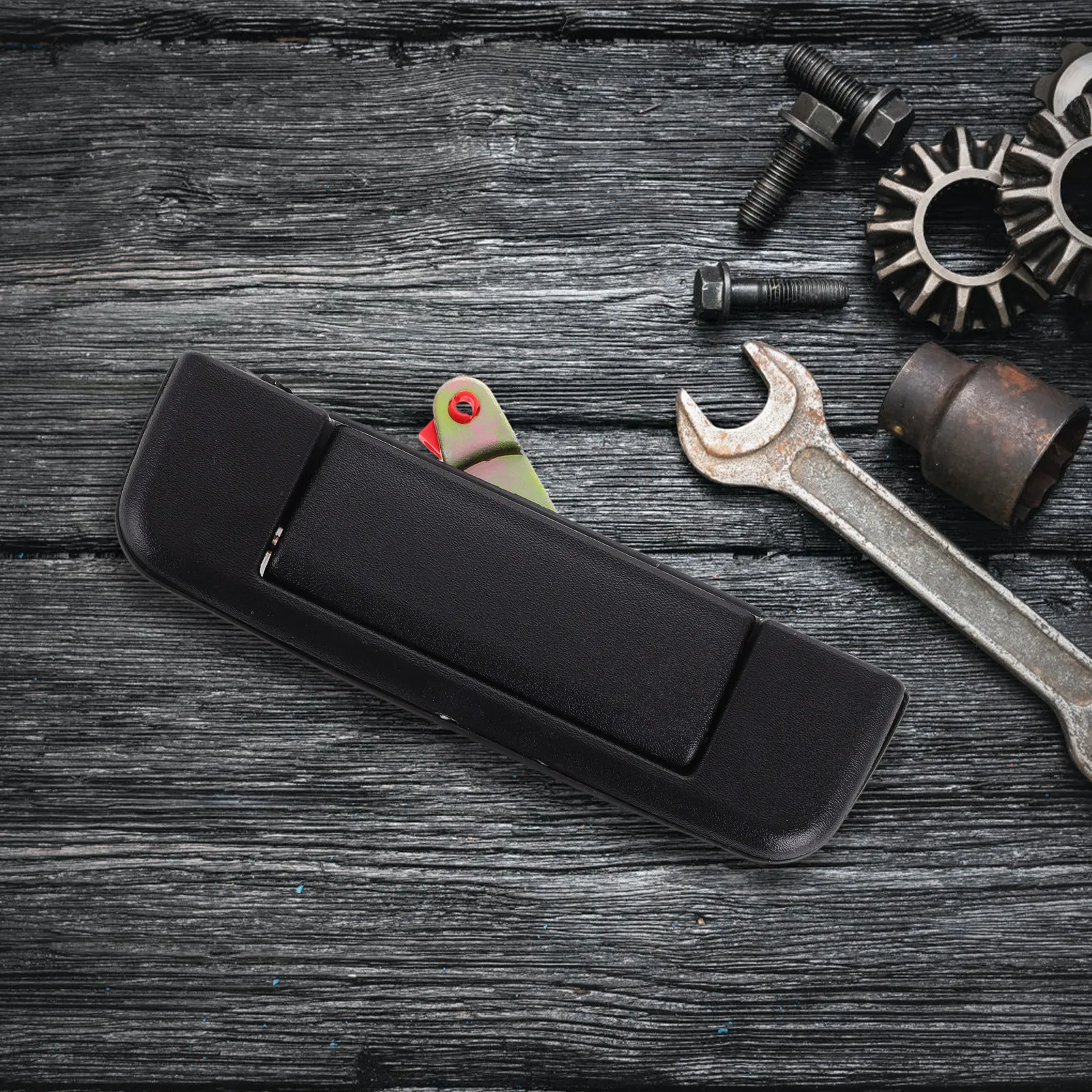 

Ручка-защелка задней двери кузова для пикапов: пластиковая конструкция, плавное управление, элегантный внешний вид