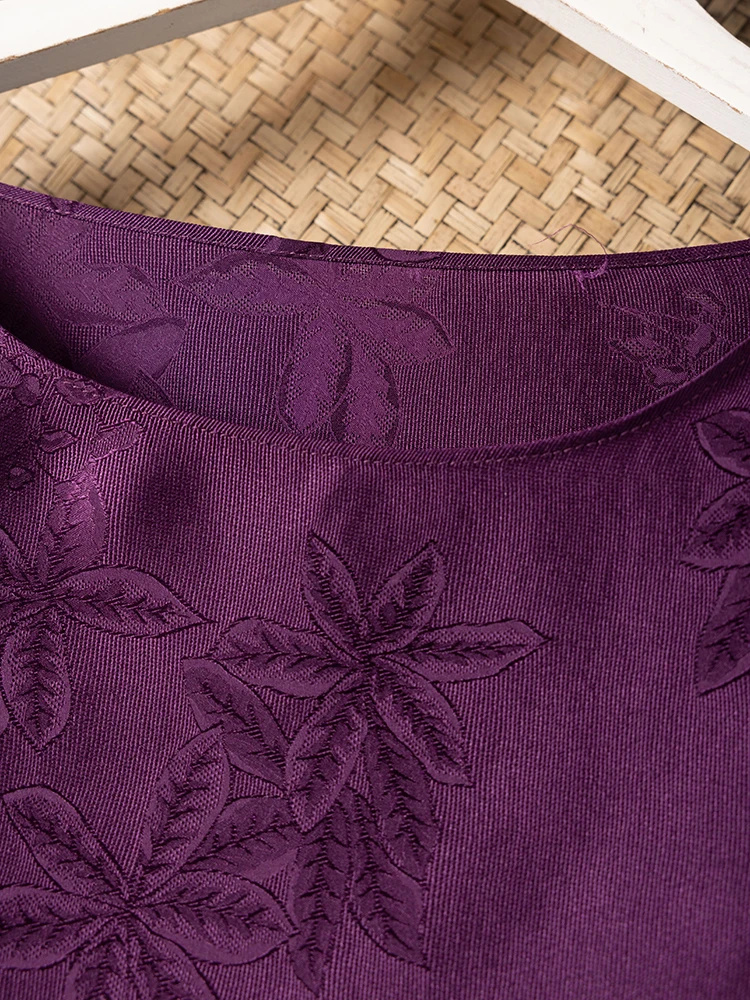 

Purple Frost Leaf 100% Natural Mulberry Silk Jacquard Satin Shoulder Down Three-quarters Sleeve Women's Round Neck T-shirt