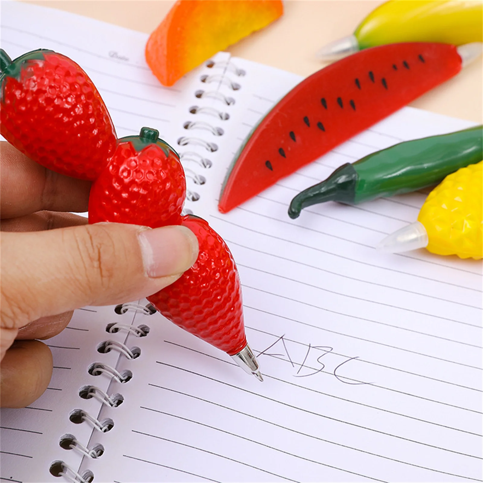 

Шариковая ручка в форме фруктов/овощей с магнитом, мультяшная ручка с черными чернилами, креативные канцелярские принадлежности, подарок для школьников