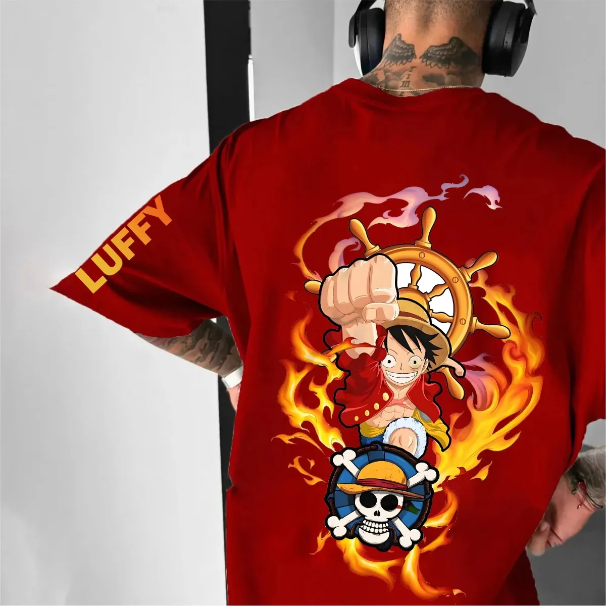 ONE PIECE 2025 Zoro Skull Tee Algodón negro Estampado de pecho izquierdo Bandana verde Gafas Espadas Modelo de tatuaje cruzado Estilo Cadena de plata