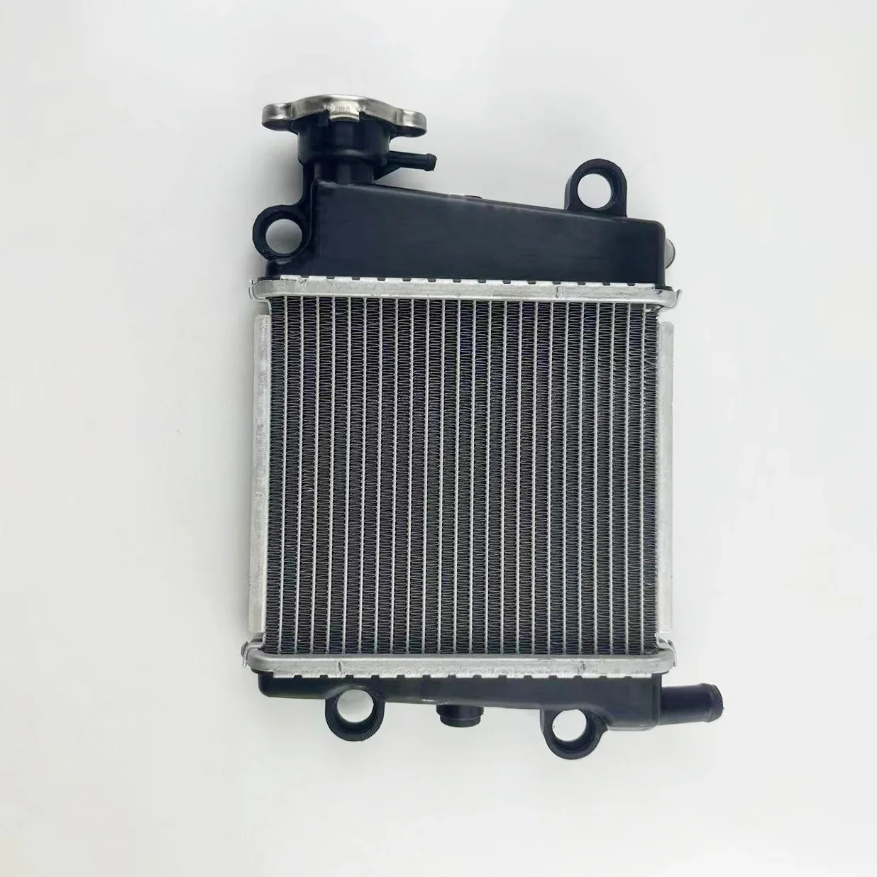 

Motorcycle Engine Water Cooling Radiator Water Tank Assembly Suitable For Honda Suzuki KTM