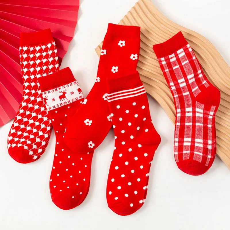 

Winter Autumn Red Elk Pattern Christmas Socks Cute Cartoon Fashion Middle Tube Sock for Girl New Year Lucky Sox 5 Pairs