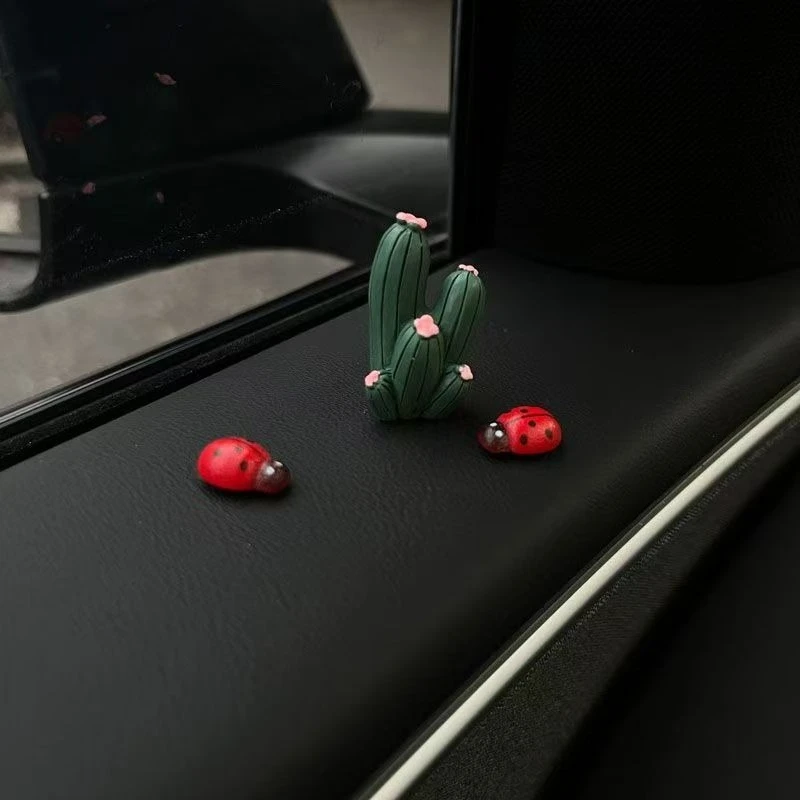 

Forest Style Cactus Car Dashboard Decor - Modern Artificial Succulent Plant Ornament Accessory for Vehicle Interior