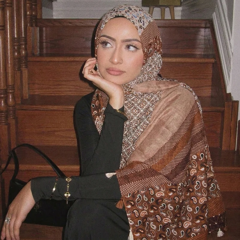 Fashion Muslim Hijab Floral Print Tassel Scarf Breathable Bandana Elegant Head Wrap for Garden Party Brunch Daily Commute Travel view 4