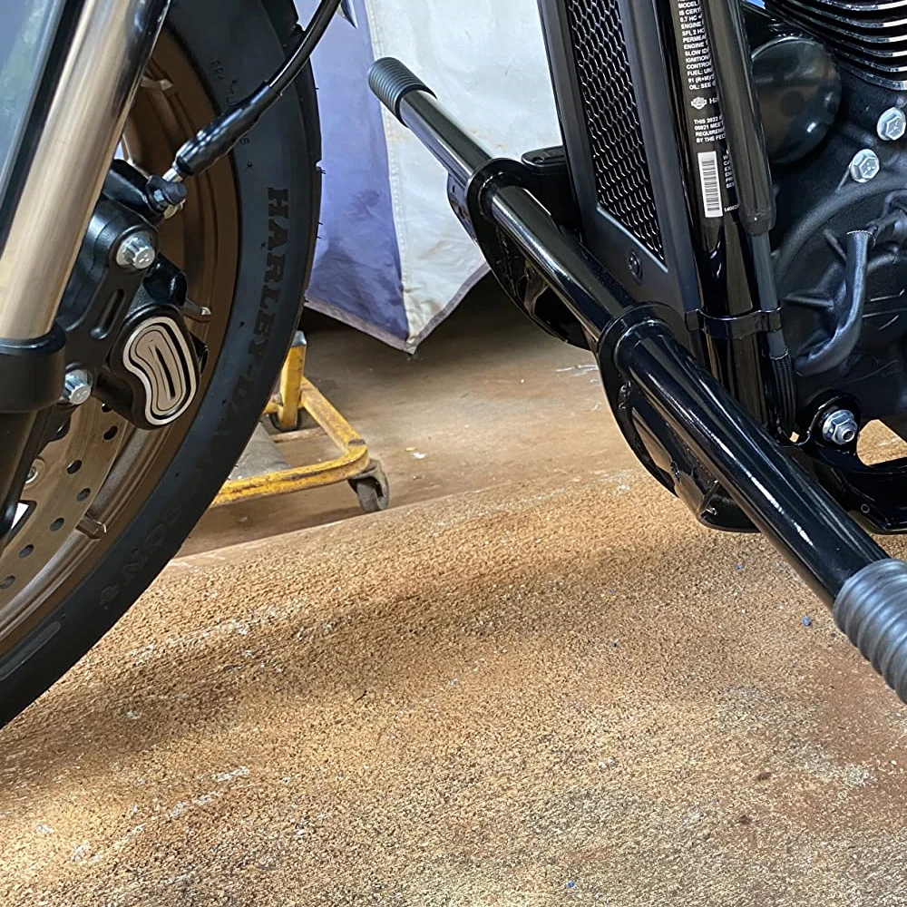 حارس المحرك بقضيب تحطم ربط الطريق السريع يناسب Harley Softail Slim Breakout 117 FXBR Deluxe FLDE Fat Boy 114 Low Rider Street Bob