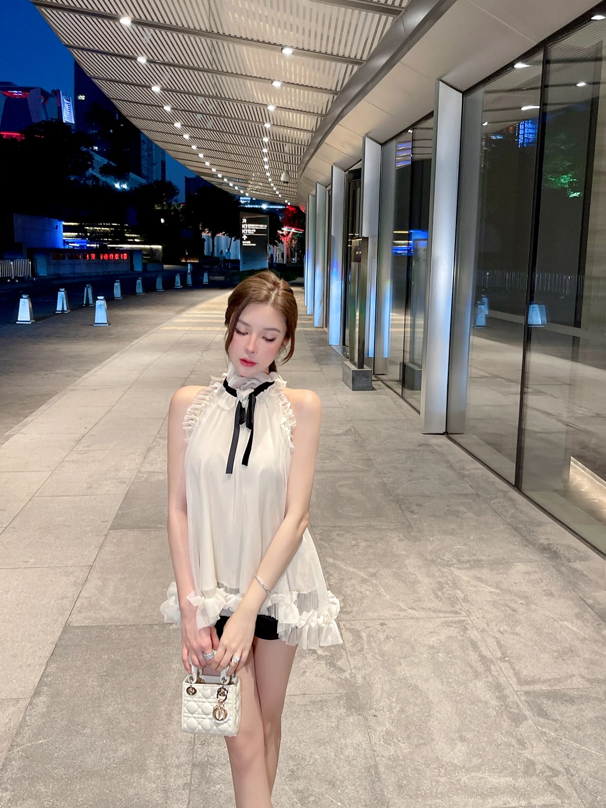 

Женский модный летний топ JUNSTUDIO с рюшами и узлом, открытыми плечами, свободного кроя, цвет персикового цветка