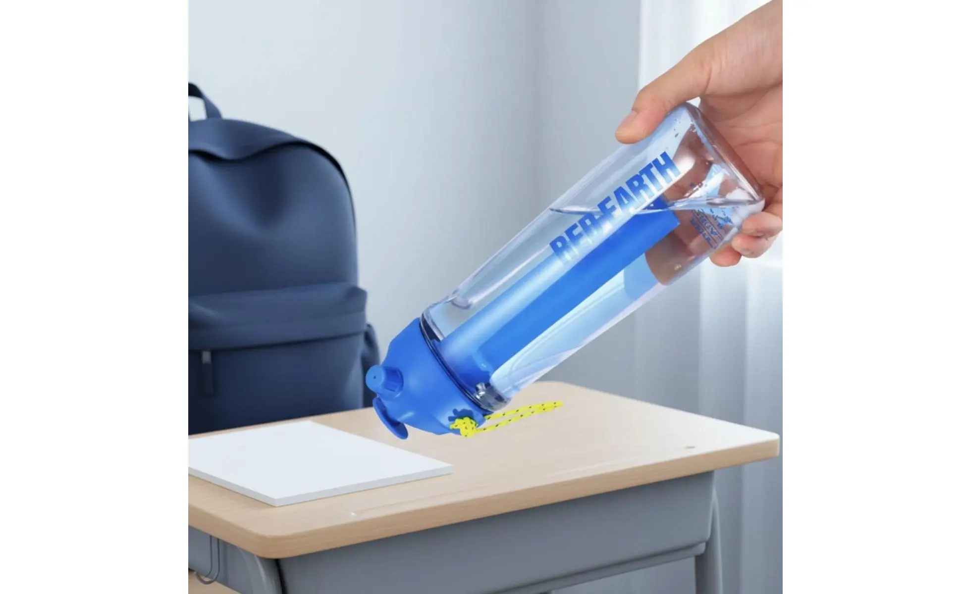 Sports Spray Bottle Large Capacity Spray Water Bottle Outdoor Gear 2-in-1 Carry Loop for Children, Cycling