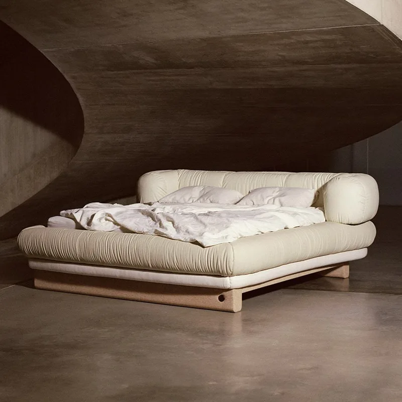 Möbel im mittelalterlichen/Wabi-Sabi-Stil/Doppelbett für Villa, großes flaches Stoffbett, hochwertiges Schlafzimmer-Doppelbett, weich