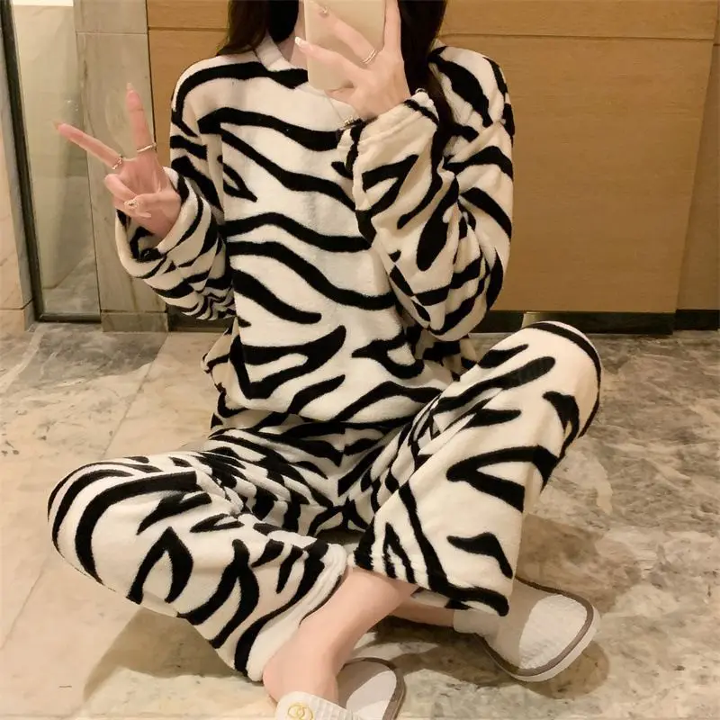 Zebra Stripes Sleepwear Women Pajama Sets Fleece Pants Sets 2 Pieces Winter Piiama Korean Night Wears Long Sleeve Warm Home Suit