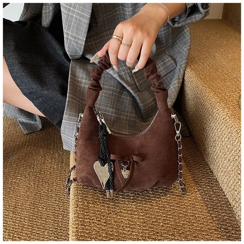 

Durable Elegant Messenger Bag For Women With Large Capacity Unique Letter Logo And Fashionable Business Commuter Style