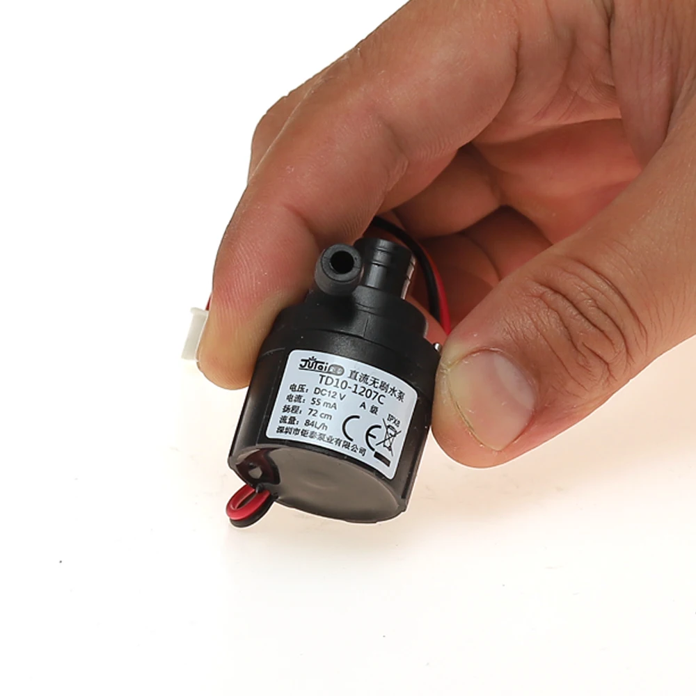 

1PCS DC12V Brushless Submersible Water Pump Silent with 72cm Lift 84L/H Flow Rate 13cm Cable Length for Aquariums And Ponds