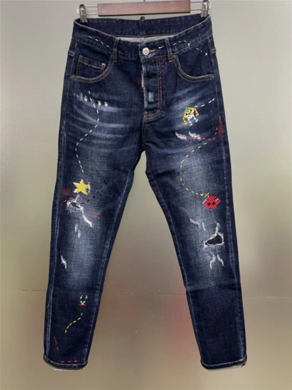 2024 autumn new item with worn-out patch zipper decoration, slim fit small straight leg D2 jeans for men