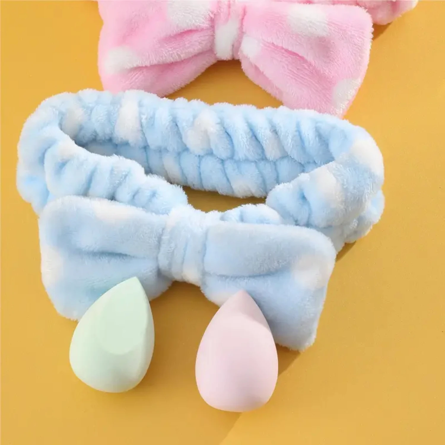 

Cosmetic Tool Set 2pcs Lovely Beauty Eggs + 2pcs Cute Makeup Hairbands, Perfect for Coral Fleece Face Wash and Makeup Applicati