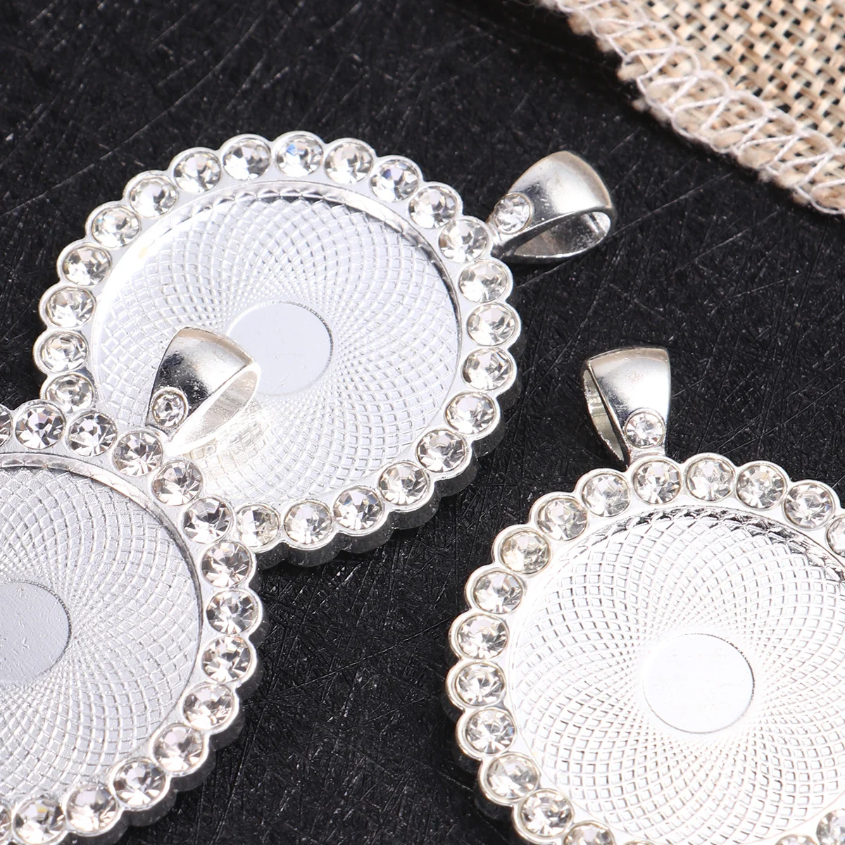 

12Pcs Round Shining Pendant Parts Alloy Rhinestone DIY Jewelry Accessories Silver 25mm Charms for Handmade Necklace