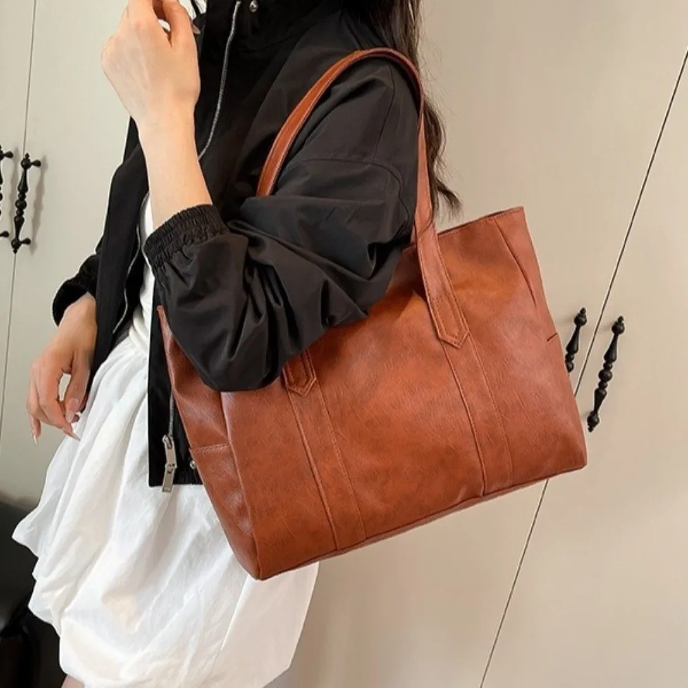 حقيبة كتف نسائية كاجوال بسيطة من البولي يوريثان بلون سادة وسعة كبيرة حقيبة أنيقة وخفيفة فاخرة من الجلد الناعم للسفر #4