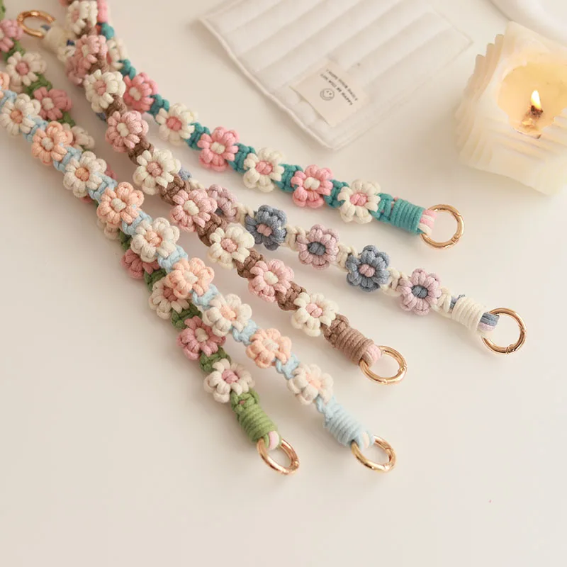 Bohemia Flower Handmade Woven Phone Chain Keychain for Women Creative Colored Daisy Floral Key Chains Bag Pendant Accessories