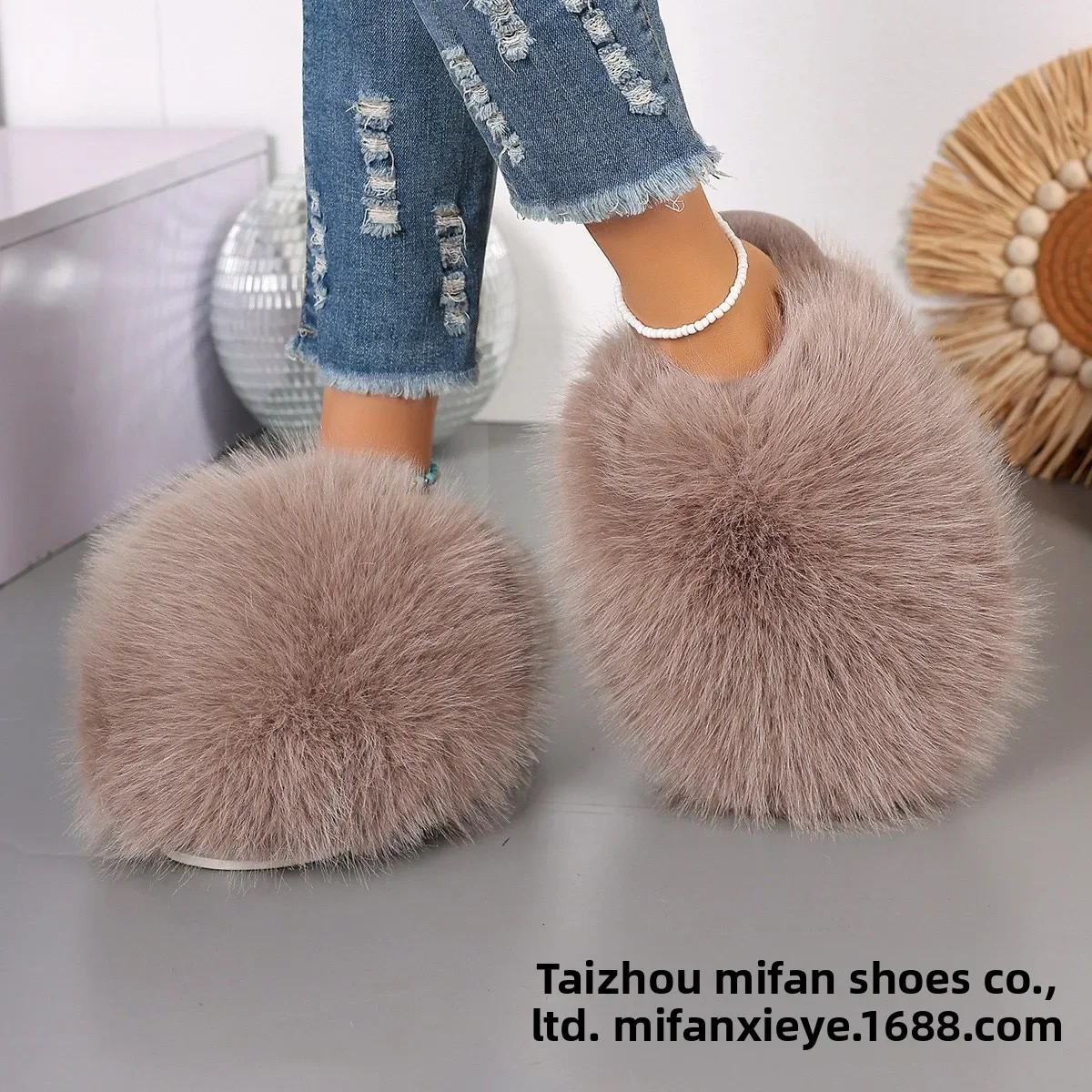 Neue Winter-Damenmode-Fellpantoffeln, Flauschige Niedliche Plüsch-Luxus-Outdoor-Anti-Rutsch-Pantoffeln mit Flachem Boden für Damen – Detail 13