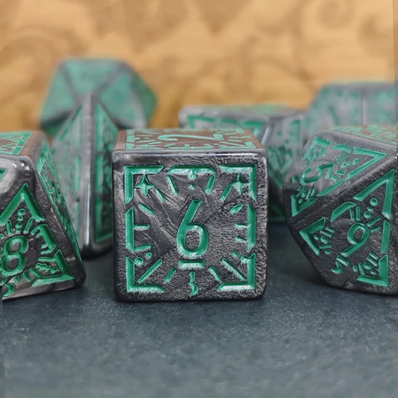 7 قطعة/المجموعة DND نرد متعدد السطوح دعوى الإسفار النمط الكلاسيكي للوحة لعبة ببطاقات ورقية ألعاب الرياضيات لألعاب النرد RPG تذكارية