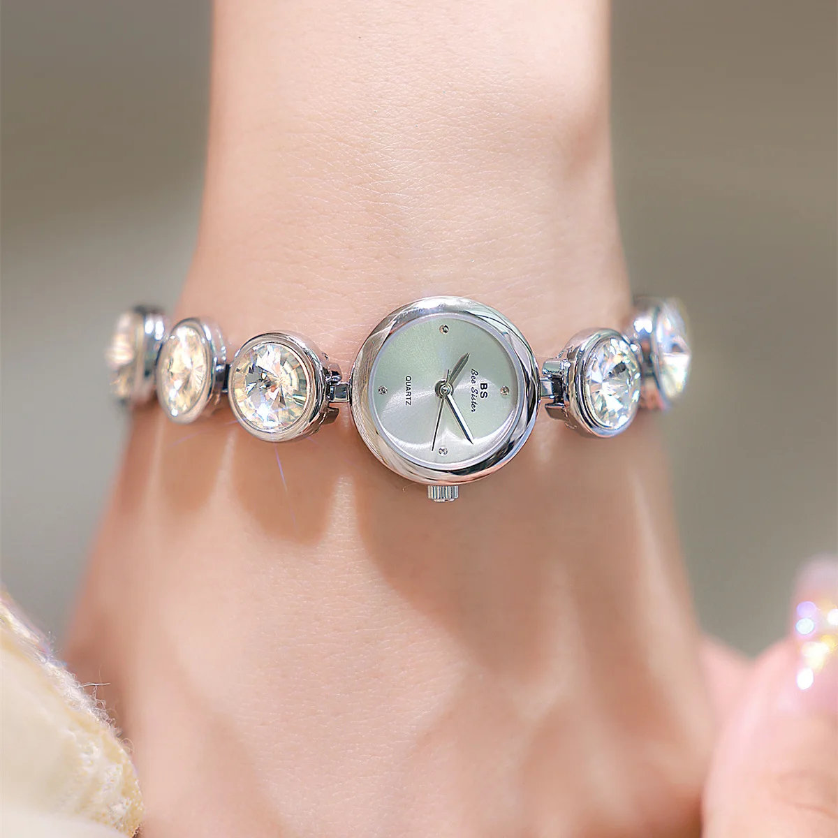 Women Watch Luxury Brand Champagne Gold Purple Satellite Bracelet Wristwatch Waterproof Ladies Fashion Quartz Watches