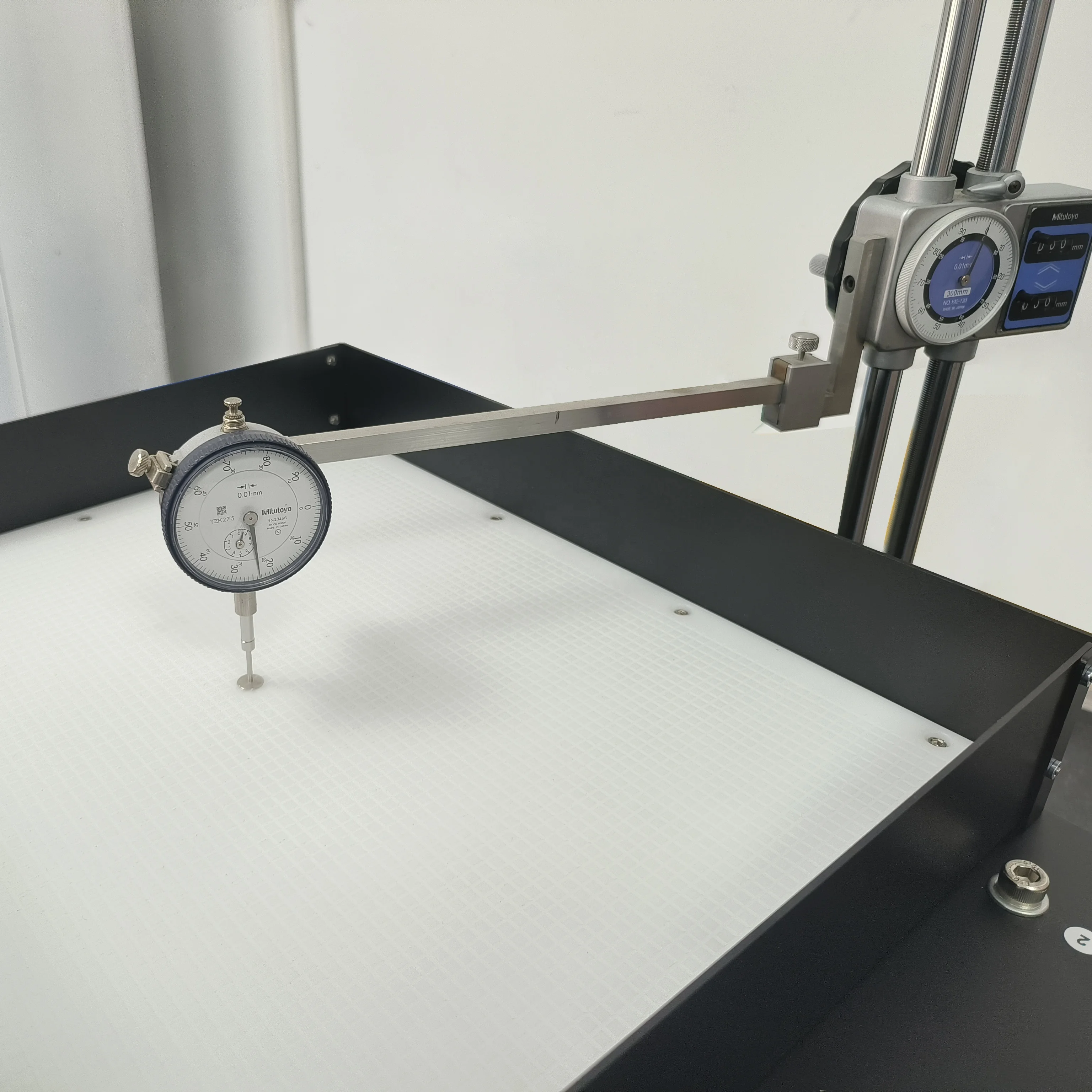 Máquina de Colocación Vibratoria Flexible de Tres Ejes Personalizada con PLC y Bomba de Motor Automática para Equipos Industriales - HDF