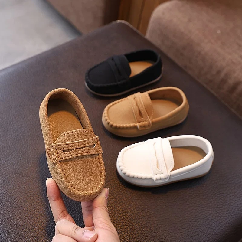 

2025 New Fashion Kids Moccasins Soft Bottom Children Flats Retro Classic Boys Girls Casual Shoes Soild Color Versatile Non-slip