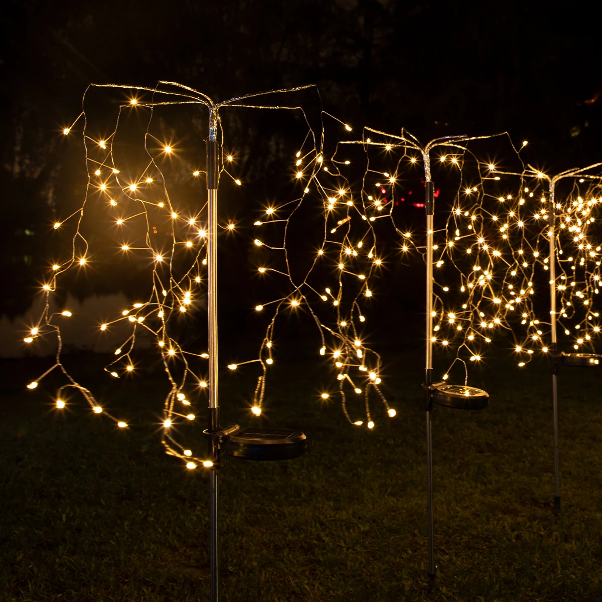 

Solar powered firecrackers and outdoor lawn lights are suitable for scene layout in courtyard decoration landscapes