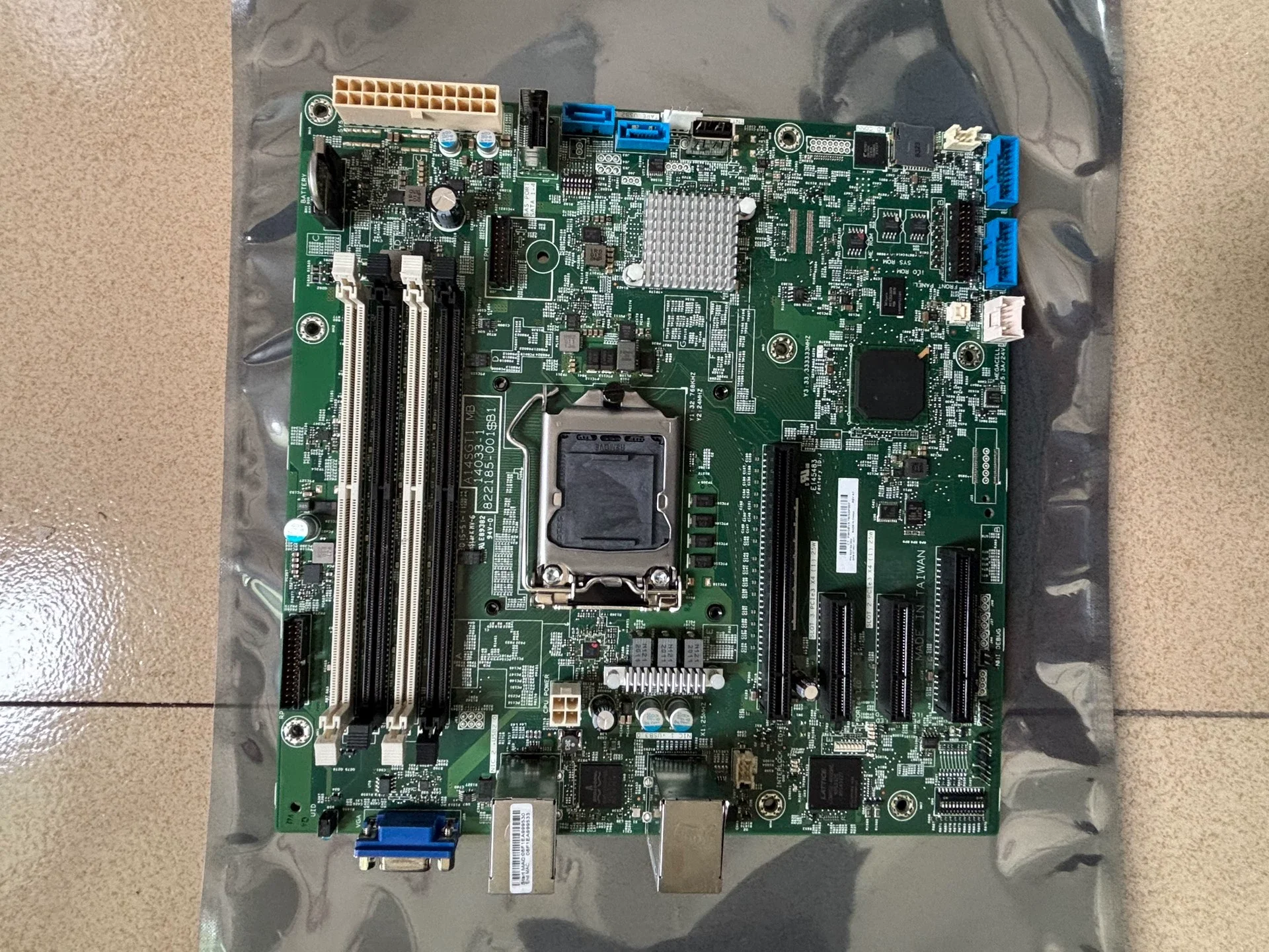 822184-001 adecuado para la placa base HP ML30 G9 825094-001 822185-001 100% probado y completamente funcional