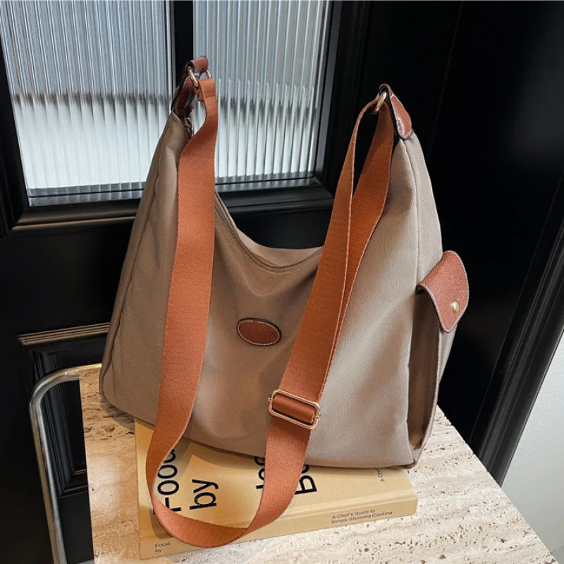 2024 new casual fashion nylon bag women's autumn and winter Sembeng large-capacity simple shoulder messenger bag