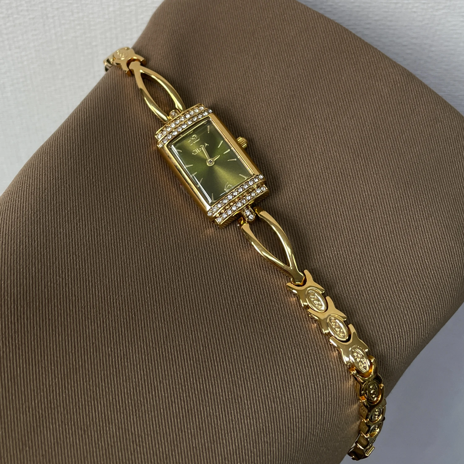 CILOA グリーン スクエアウォッチ 女性用 レトロ ライ - Luxury Watch Trends 2025 のレビューと価格