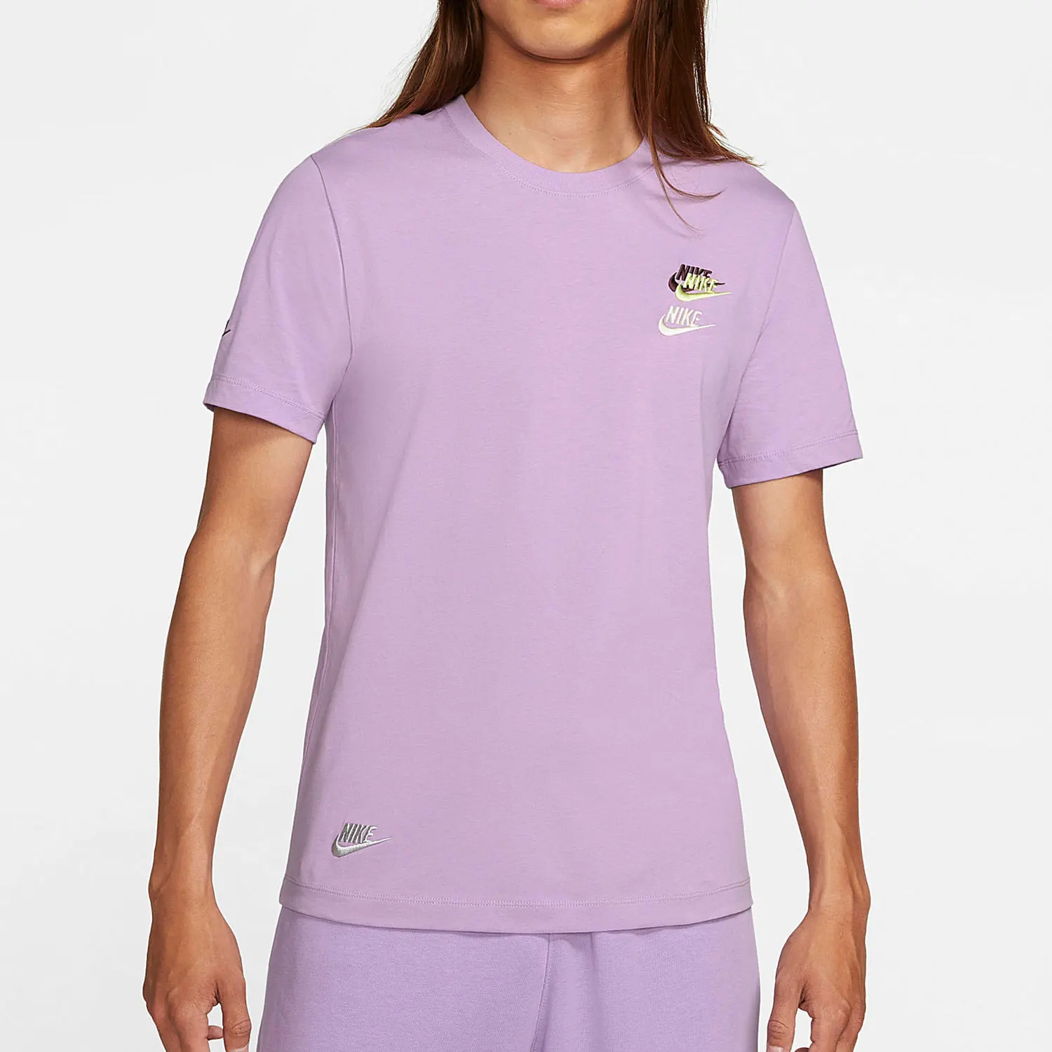 

Мужская спортивная футболка Nike Authentic New Season с круглым вырезом и короткими рукавами DJ1569-589