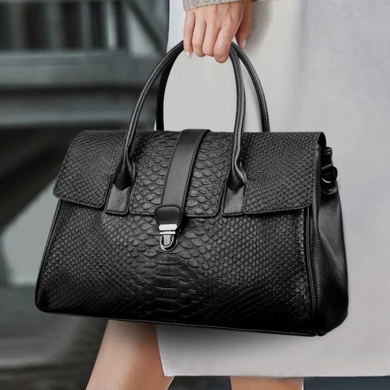 

Классическая элегантная женская сумка через плечо из кожи премиум-класса, люксовый бренд и известный дизайнер