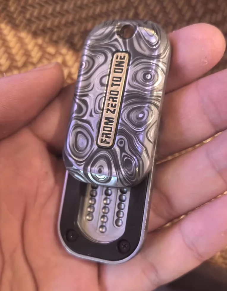 中古 EDC 01EDC 小型石鹸鋼製彫刻スライダー プッシュ式 減圧玩具