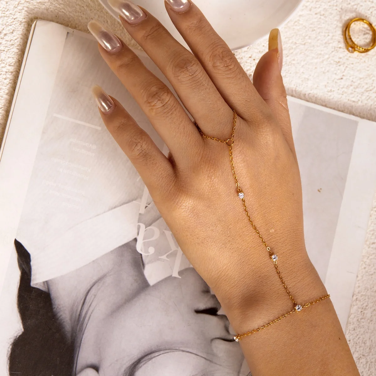 Minimalistische runde Zirkon-Fingerarmbänder aus Edelstahl für Damen und Herren, geometrischer ovaler Kristall-Blumenring, Armreif, Hochzeitsschmuck – Detail 18