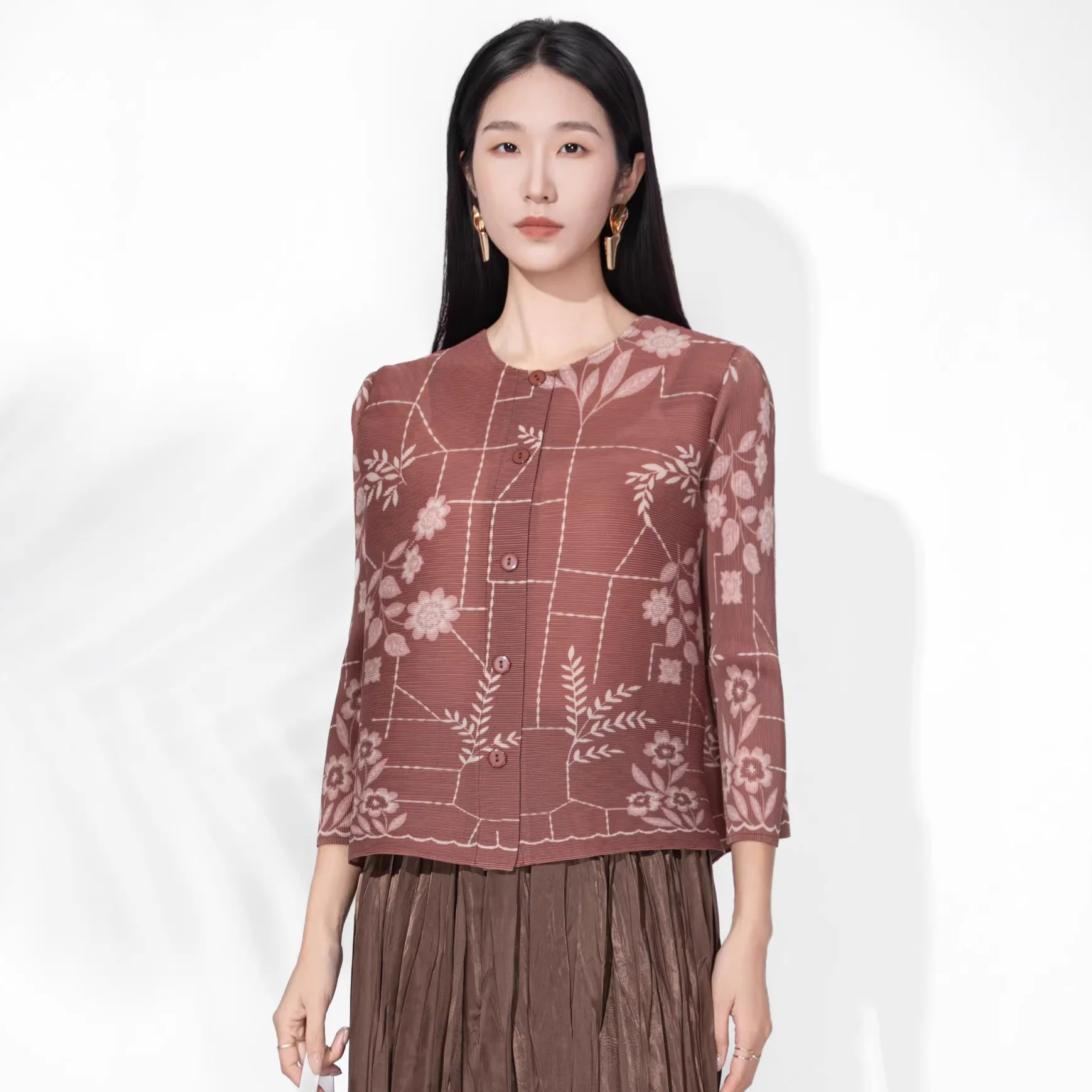 

Женский кардиган Miyake с цветочным принтом, круглым вырезом, на одной пуговице, рукав три четверти, повседневный, весна 2026, новинка 2DB7305