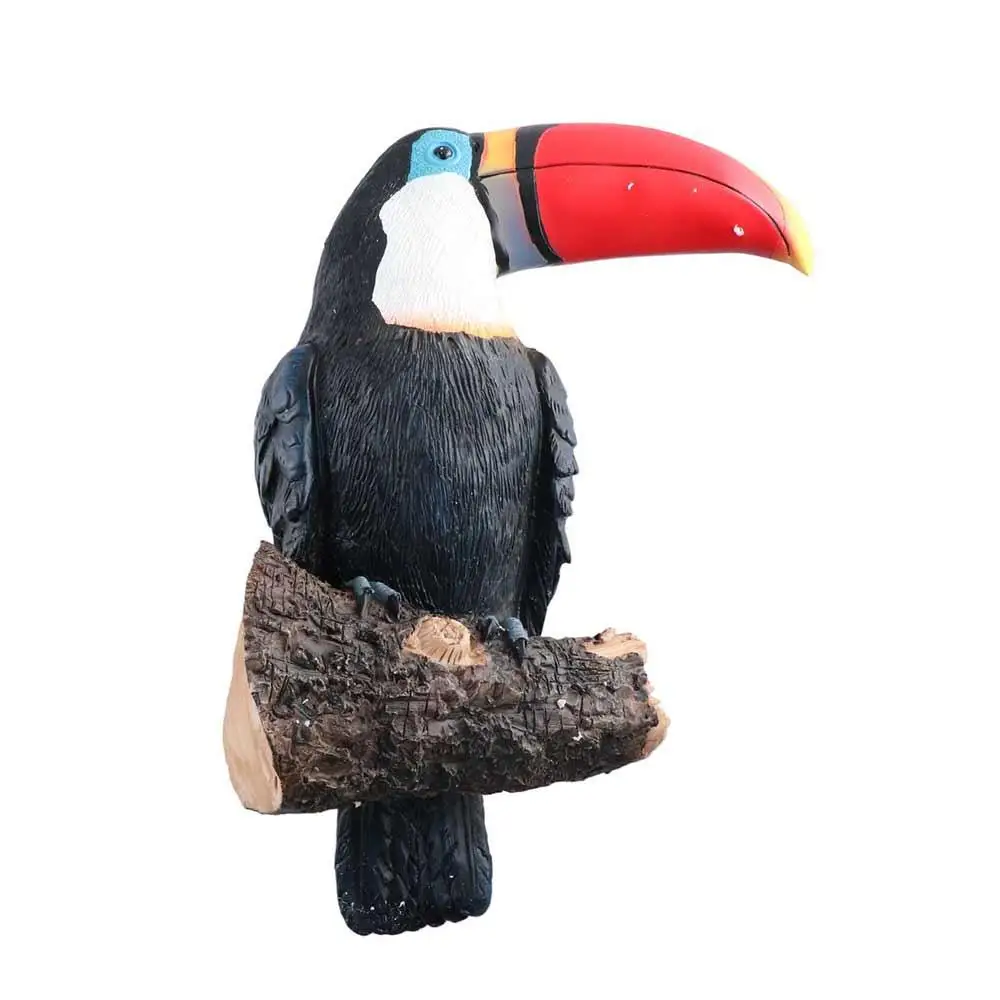 Art Statues Bird Model Toucan Tree Hugger Statue Realistic Interesting Toucan Bird Figurine Resin Waterproof Bird Figurine Yard