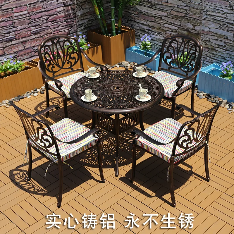 

Outdoor cast aluminum table and chair combination outdoor courtyard furniture European wrought iron leisure garden balcony table