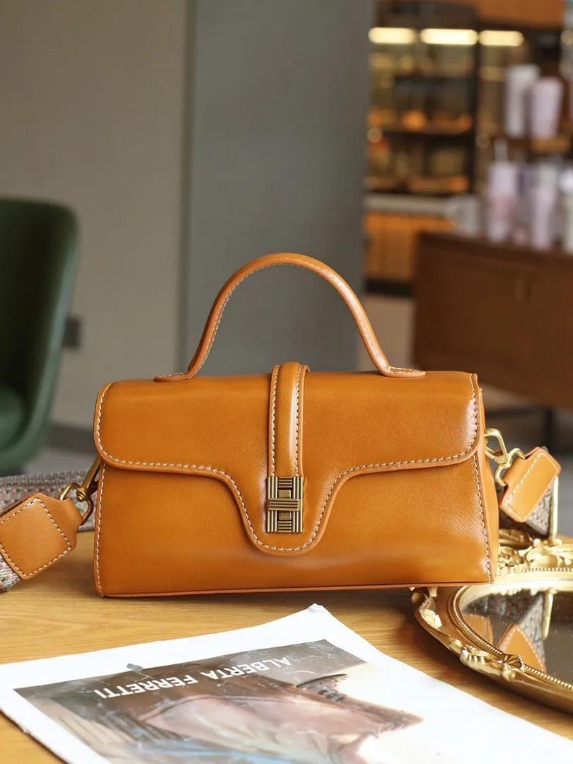 

Women's Vintage Large Capacity Leather Shoulder Bag Minimalist Crossbody Bucket Fashion Accessory New Arrival