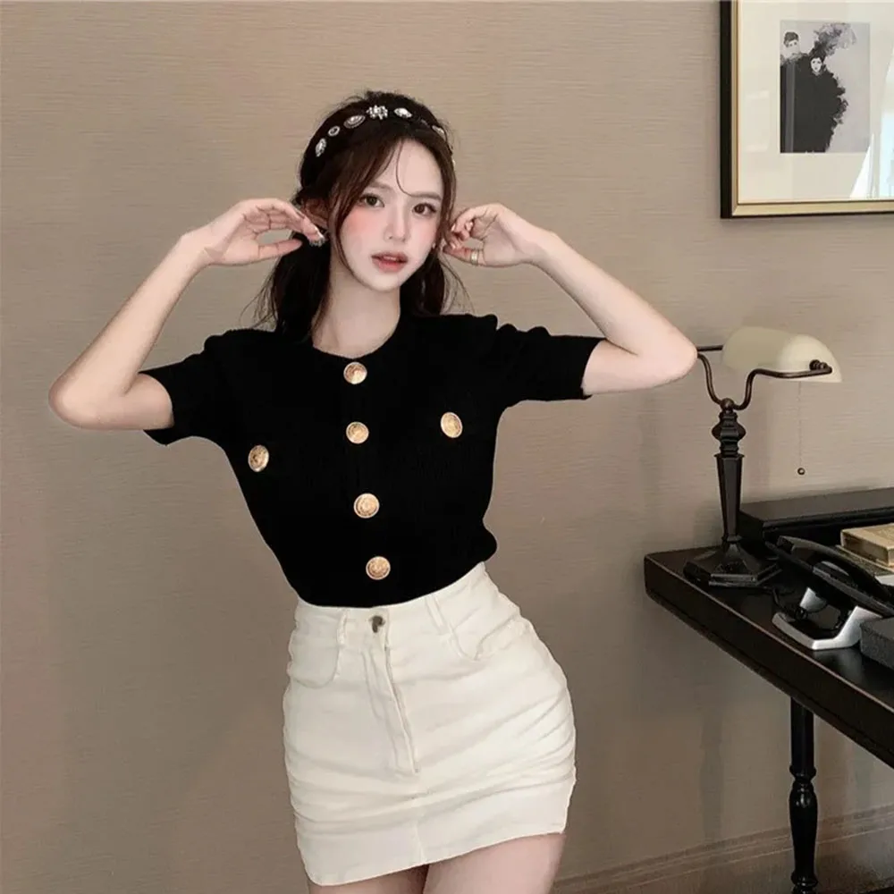 Fashion Knitted Shirt Women\'s French Summer New Sweater Jacket Slim fit Metal Button Short sleeved Knitwears Top Female Trendy