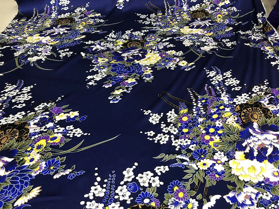 25 momme ชุดกี่เพ้าผ้าไหมแท้คุณภาพสูงสีน้ำเงินเข้มเข้มชุดดอกไม้ออกแบบอิงค์เจ็ทดิจิตอล