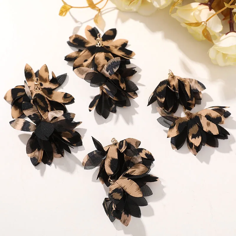 2025 Newest 30pcs/lot color leopard pattern print flowers petal decoration handmade floral tassel diy jewelry accessory