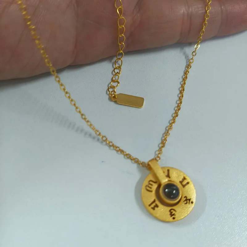 Necklace ornaments projecting the six words of the Shurangama Mantra 9999gold