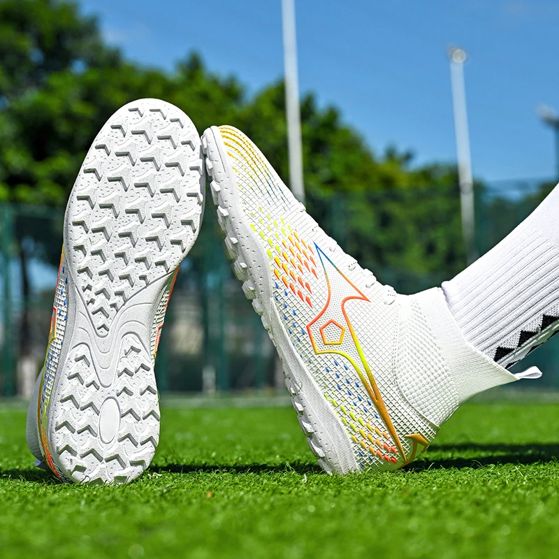 

LiXingMing Men Soccer Shoes White Futsal High Top High Anti-slip Football Boots Learner Adult Teenage Training Soccer Sneakers