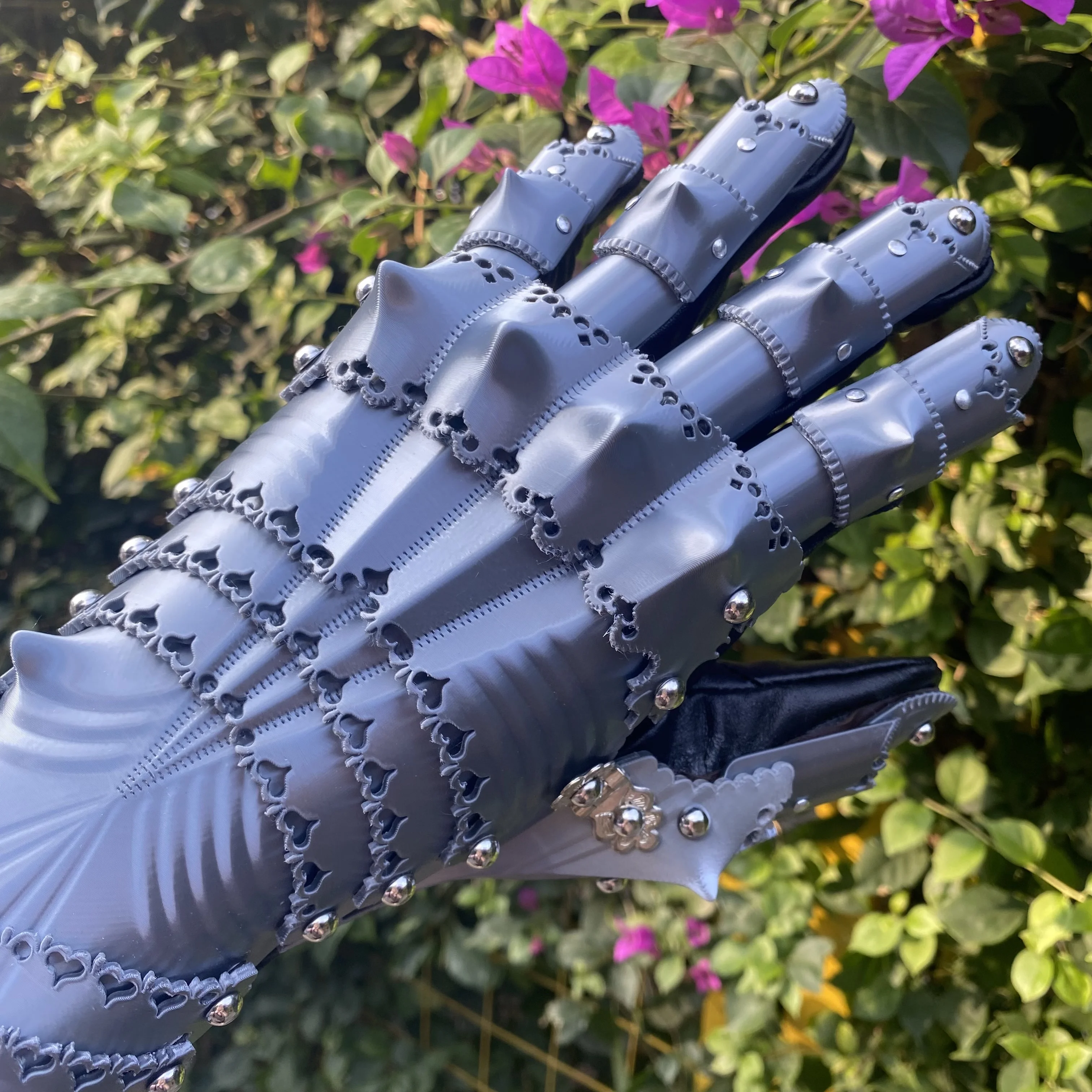 

Gloves3D printed Silk PLA Material,A Pair Of Cosplay Prop Gloves Can Be Customized Dragon-Shaped Gloves Props,Gift For Him