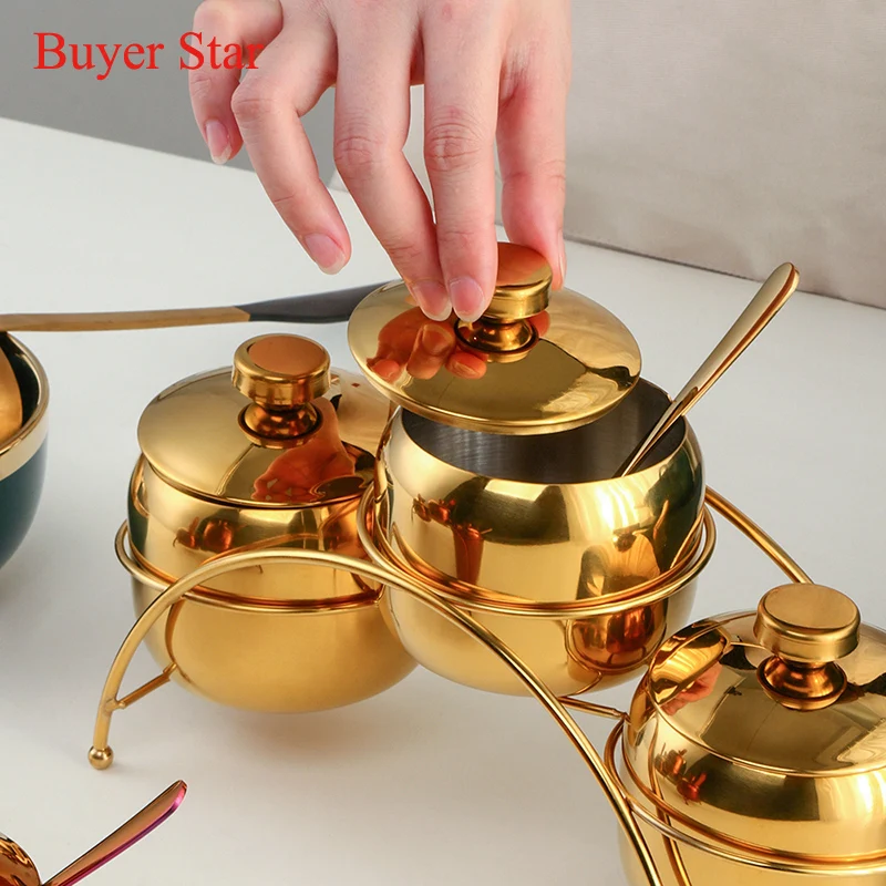 

Gold Seasoing Can 304Stainless Steel Salt Bottle Spice Jars With Lid&Spoon Tableware Metal Sugar Storage Containers Holder Rack