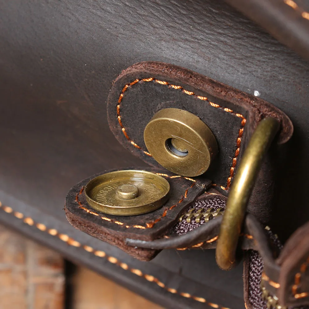 S.WORKER Echtleder-Umhängetasche für Herren, 2-Wege-Tasche, umwandelbar in Schulter- und Rucksacktasche, handgefertigte Herrentasche aus Rindsleder. – Detail 13