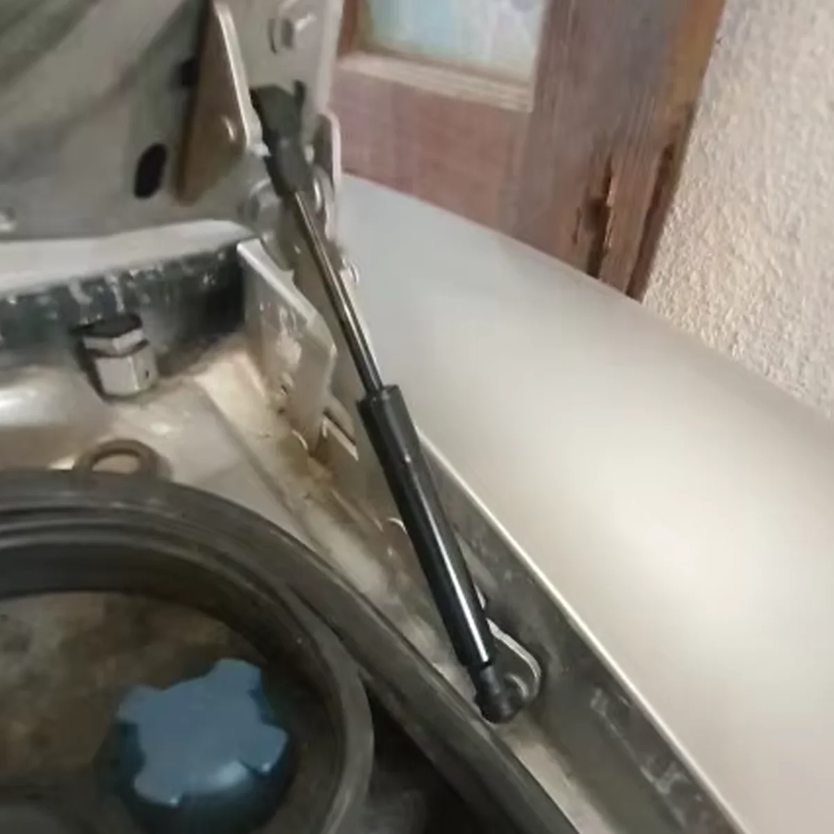 2 Stücke 98651295100 für Porsche Boxster 986 1996-2004 Auto Hinten Kofferraum Kofferraum Heckklappe Gasdruckfedern Lift Stützstangen – Detail 11