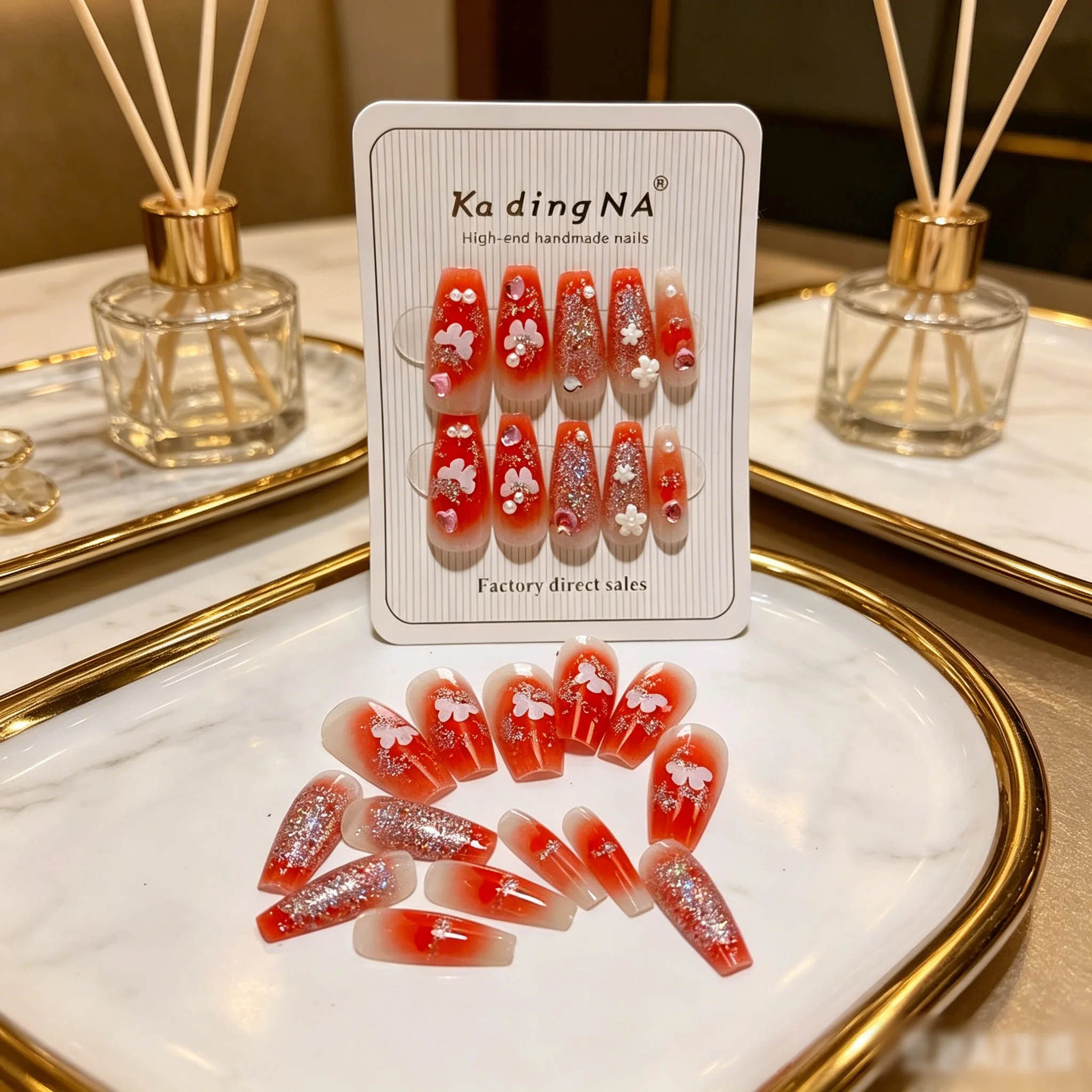 

24 nail pieces paired with a full set of tools to create a gentle, atmospheric manicure.